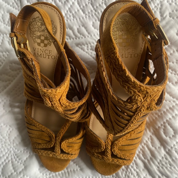 Vince Camuto Suede wedges - Picture 7 of 7